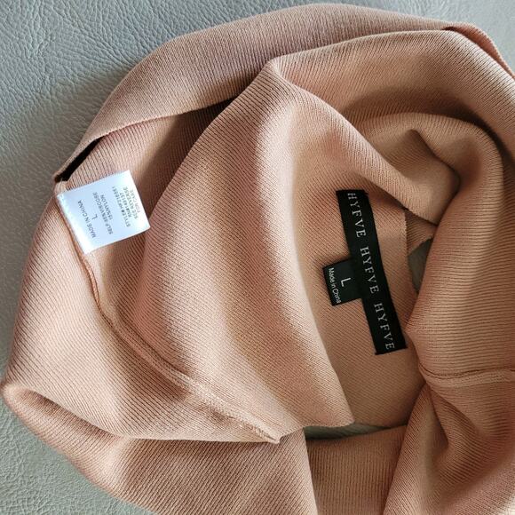 Hyfve Womens Spaghetti Strap Ribbed Crop Top V Neck And Back Size L Nude - Picture 3 of 3